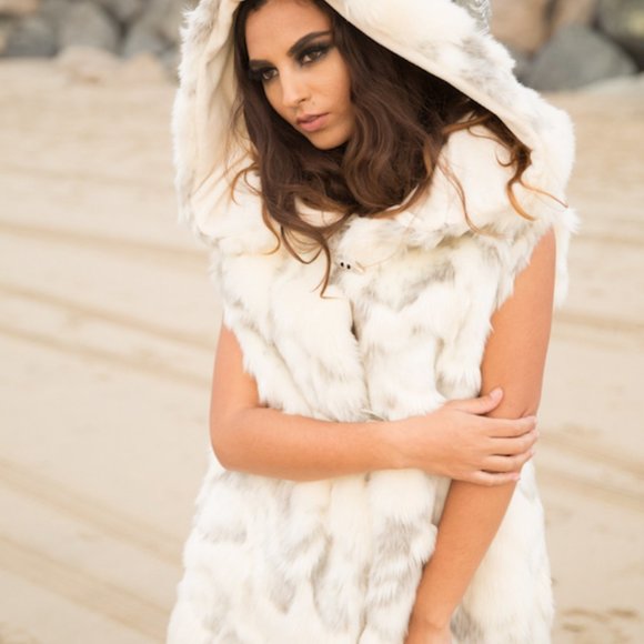 Furrocious Fur Hooded horn Cape fantasy, festival burning man - Picture 3 of 4